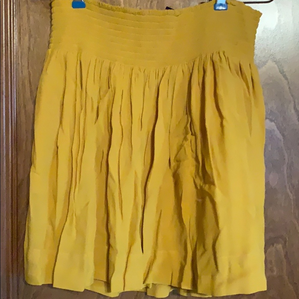 Banana Republic size M  yellow skirt.